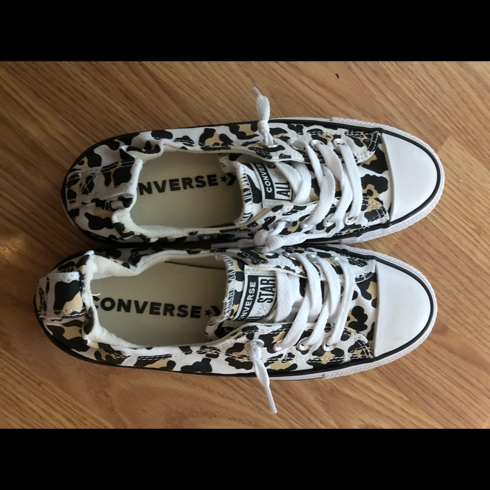 Leopard print converse